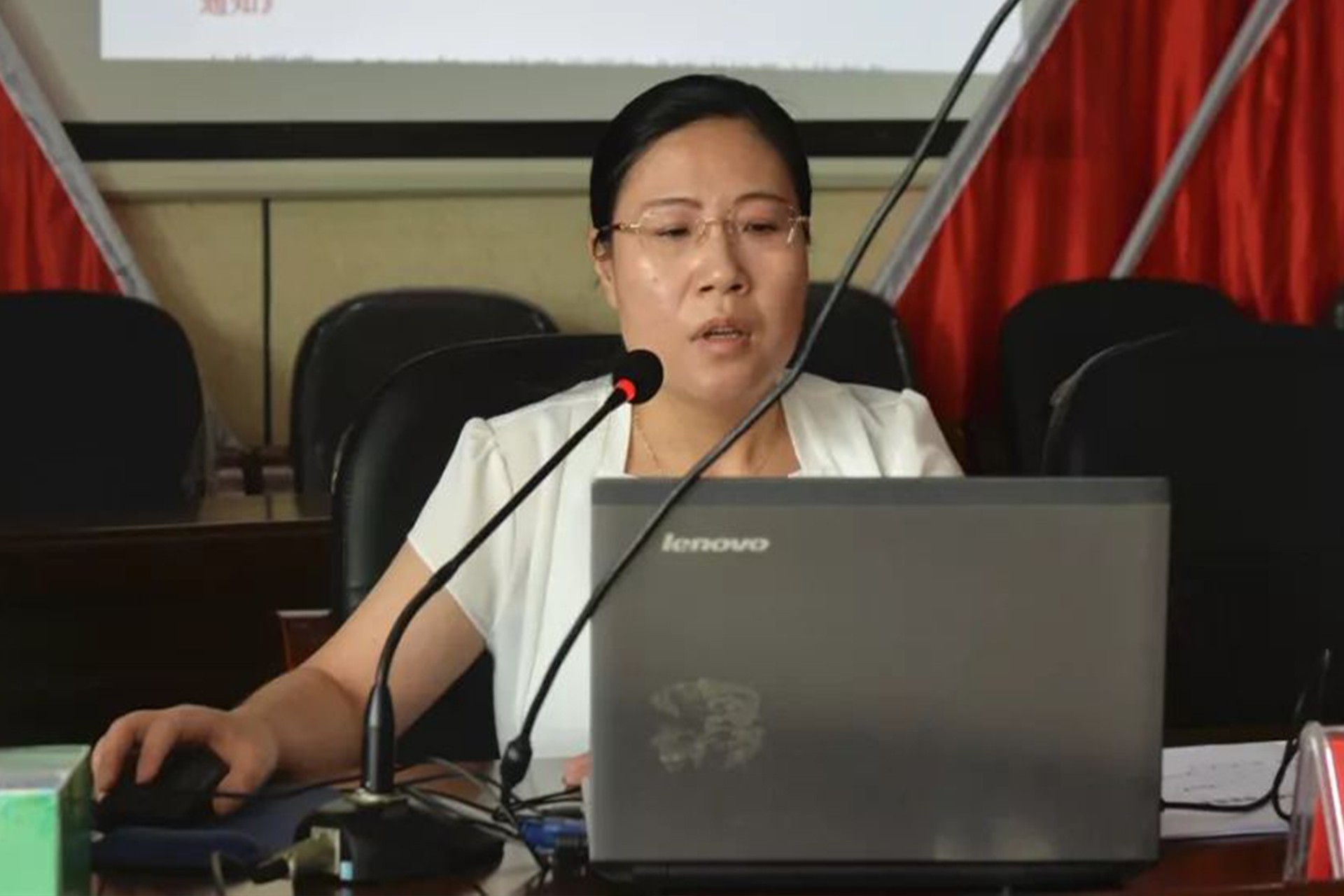 周金芝(圖1) 周金芝(圖1)