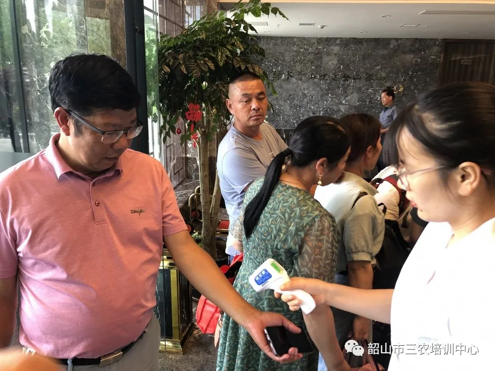 培育新型職業(yè)農(nóng)民 助推鄉(xiāng)村振興——寧鄉(xiāng)市農(nóng)廣校在我中心開(kāi)展新型職業(yè)農(nóng)民培育水果專(zhuān)題班(圖3)