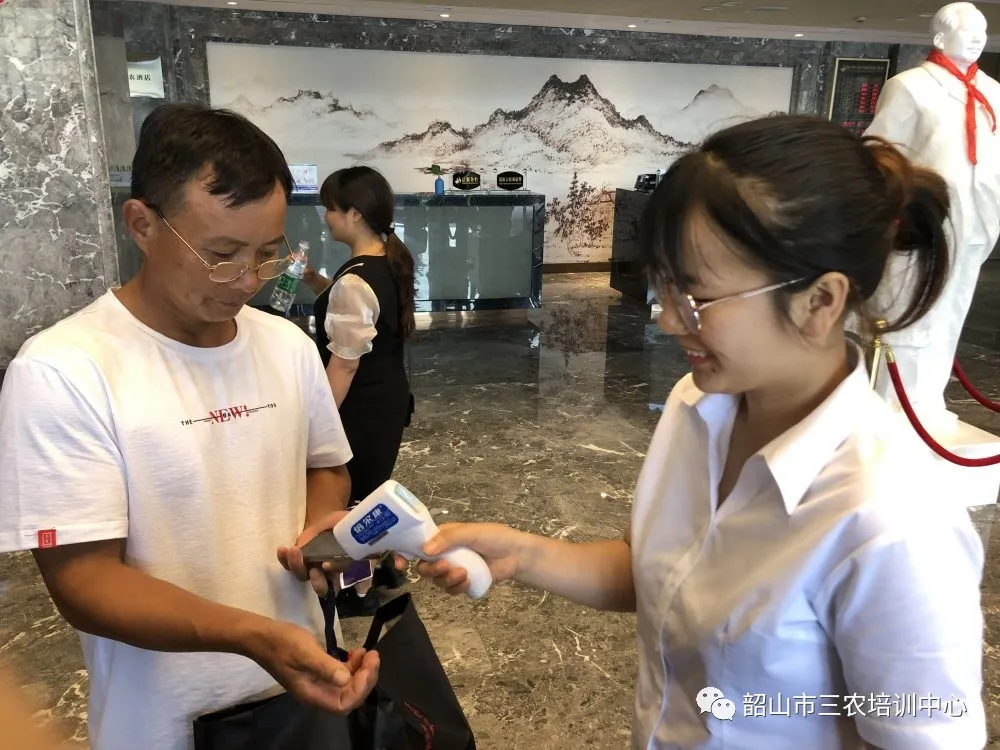 培育新型職業(yè)農(nóng)民 助推鄉(xiāng)村振興——寧鄉(xiāng)市農(nóng)廣校在我中心開(kāi)展新型職業(yè)農(nóng)民培育水果專(zhuān)題班(圖4)