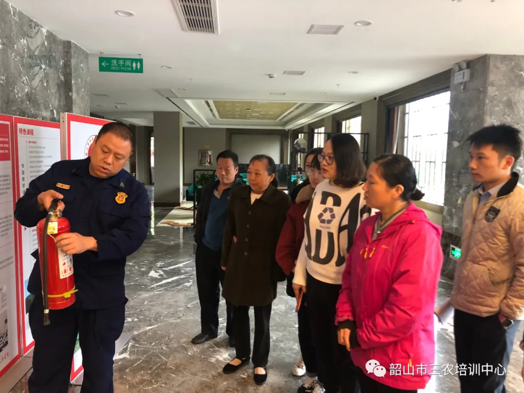 安全第一 警鐘長鳴——三農(nóng)基地開展2020年消防安全培訓(圖4) 安全第一 警鐘長鳴——三農(nóng)基地開展2020年消防安全培訓(圖4)